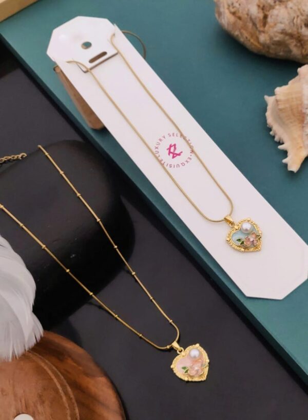 "Sweetheart Frame Locket"